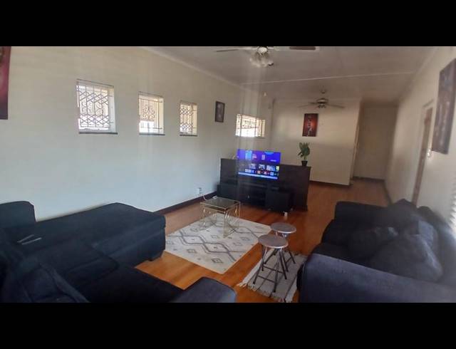 5 BEDROOM HOUSE FOR SALE IN MONTCLAIR